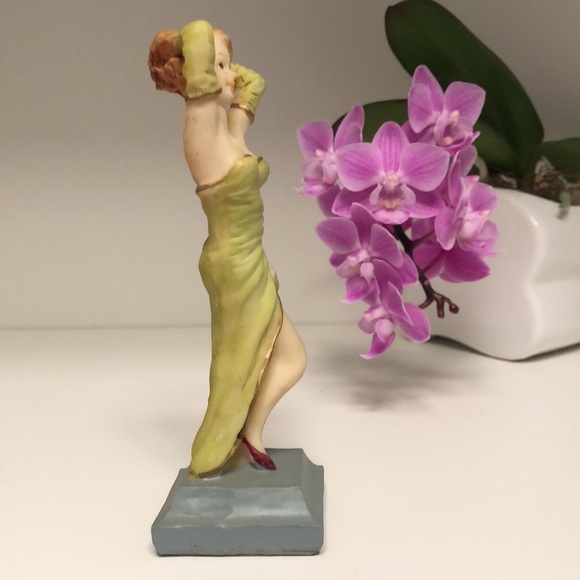 VNTG Lady figurine - Picture 4 of 6
